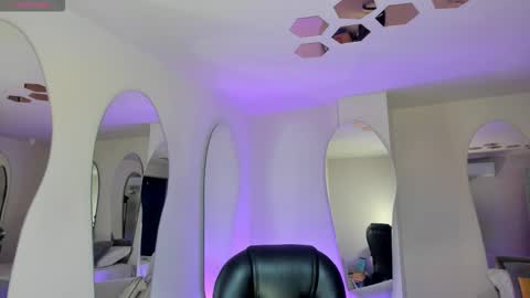 Alisson online show from 11-30-25, 10:19