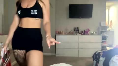 Ally Mae online show from 10-17-25, 01:09