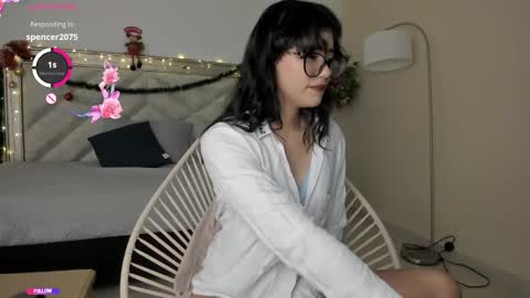 Snapshot of allyson_4 chatting on 12-28-24, 07:43 Allyson 3 online show from 12-28-24, 07:43