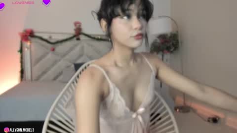 Snapshot of allyson_4 chatting on 01-02-25, 07:29 Allyson 3 online show from 01-02-25, 07:29