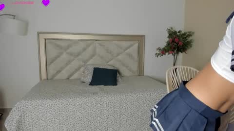 Snapshot of allyson_4 chatting on 01-04-25, 07:34 Allyson 3 online show from 01-04-25, 07:34