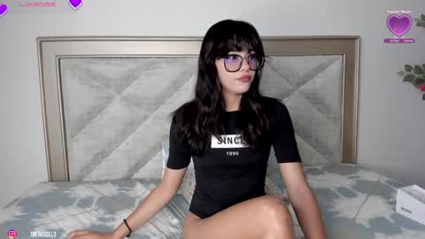 Snapshot of allyson_4 chatting on 02-01-25, 07:23 Allyson 3 online show from 02-01-25, 07:23