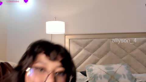Snapshot of allyson_4 chatting on 02-21-25, 10:37 Allyson 3 online show from 02-21-25, 10:37