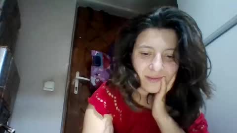 Snapshot of alma_amy chatting on 01-01-25, 11:29 Alma online show from 01-01-25, 11:29