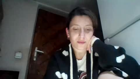 Snapshot of alma_amy chatting on 03-04-25, 09:00 Alma online show from 03-04-25, 09:00