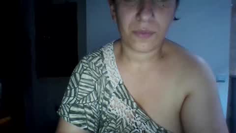 Snapshot of alma_amy chatting on 09-12-25, 09:37 Alma online show from 09-12-25, 09:37