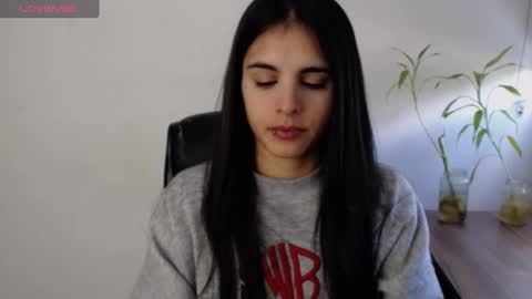 Arhantxa online show from 03-08-25, 01:25