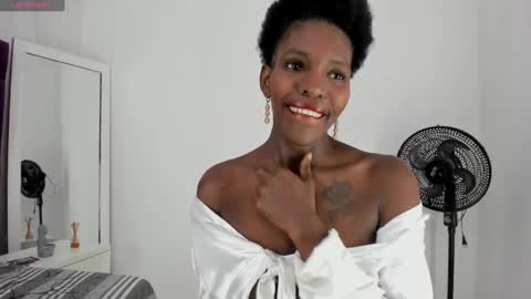 Snapshot of almasaennz chatting on 02-20-25, 08:03   online show from 02-20-25, 08:03