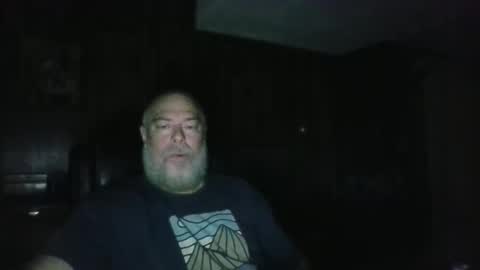 Snapshot of almostdaylight chatting on 11-05-25, 11:43 AlmostDaylight online show from 11-05-25, 11:43