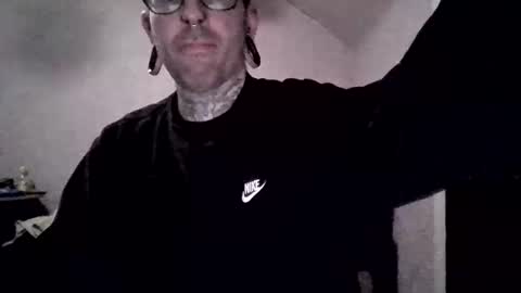 Snapshot of aloewish chatting on 11-16-25, 08:31 Aloe online show from 11-16-25, 08:31