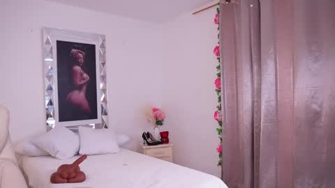 Alondra online show from 03-06-25, 07:54