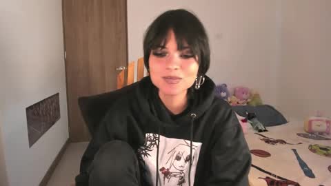 Snapshot of alone_together_ chatting on 01-20-25, 05:27 luca or garu D online show from 01-20-25, 05:27