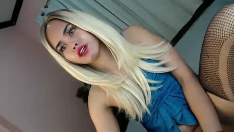 Snapshot of alove_too_last chatting on 01-15-25, 08:48 LEXY online show from 01-15-25, 08:48