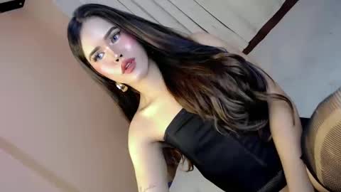 Snapshot of alove_too_last chatting on 01-18-25, 02:23 LEXY online show from 01-18-25, 02:23