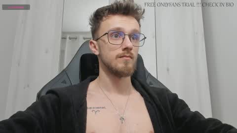 Snapshot of alphaboyfun chatting on 01-03-25, 03:16 Andi online show from 01-03-25, 03:16