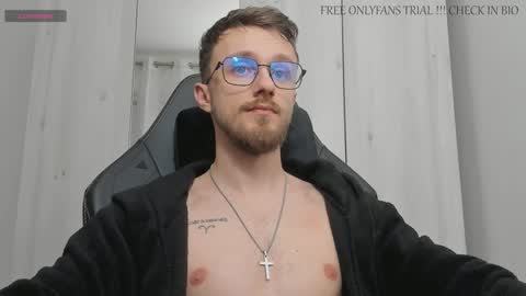 Snapshot of alphaboyfun chatting on 01-06-25, 12:05 Andi online show from 01-06-25, 12:05