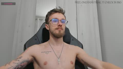 Snapshot of alphaboyfun chatting on 01-10-25, 04:12 Andi online show from 01-10-25, 04:12