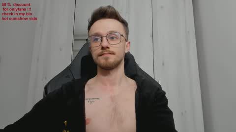 Snapshot of alphaboyfun chatting on 02-11-25, 03:18 Andi online show from 02-11-25, 03:18