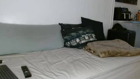 alphahung23 online show from 12-22-25, 07:38