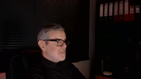 Snapshot of alphal50 chatting on 12-18-25, 12:33 Alphal50 online show from 12-18-25, 12:33