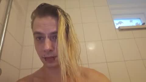 Snapshot of altboy010 chatting on 12-27-24, 02:12 altboy010 online show from 12-27-24, 02:12