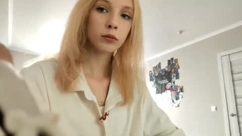 Snapshot of altheadoyel chatting on 09-16-25, 01:01 May online show from 09-16-25, 01:01