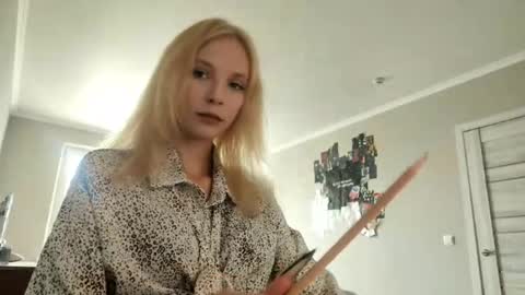 Snapshot of altheadoyel chatting on 09-17-25, 01:13 May online show from 09-17-25, 01:13