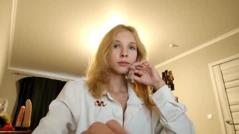 Snapshot of altheadoyel chatting on 09-25-25, 03:16 May online show from 09-25-25, 03:16