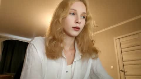 Snapshot of altheadoyel chatting on 09-30-25, 02:11 May online show from 09-30-25, 02:11