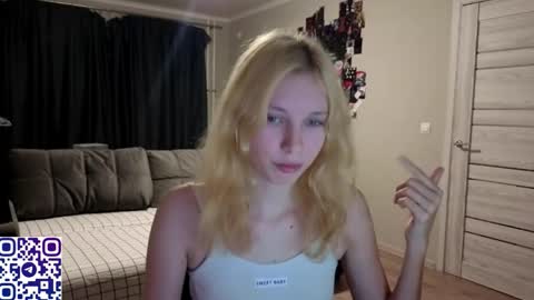 Snapshot of altheadoyel chatting on 10-17-25, 03:25 May online show from 10-17-25, 03:25