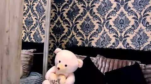 Snapshot of alyblonde chatting on 12-22-24, 08:38 aly online show from 12-22-24, 08:38