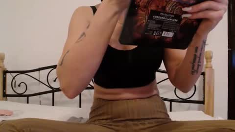 Missy online show from 11-28-25, 06:05