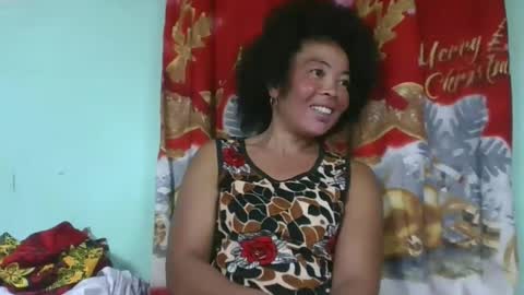 Snapshot of alypierette chatting on 11-01-25, 04:03 alypierette online show from 11-01-25, 04:03