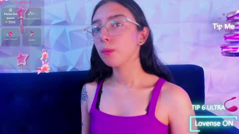 Snapshot of alys_molly chatting on 12-18-24, 11:13 sopie online show from 12-18-24, 11:13
