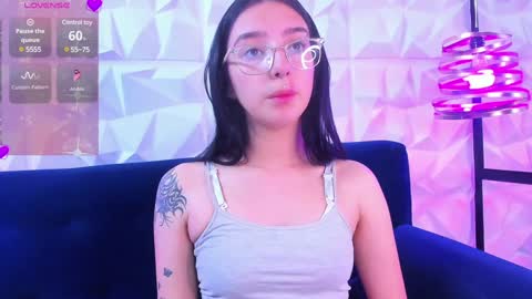 Snapshot of alys_molly chatting on 12-24-24, 11:06 sopie online show from 12-24-24, 11:06