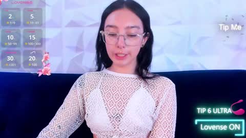 Snapshot of alys_molly chatting on 01-18-25, 11:11 sopie online show from 01-18-25, 11:11