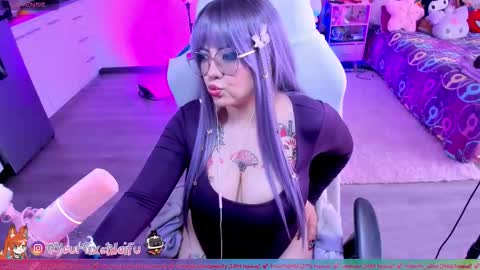  . Monday to Saturday at 10pm and 6am Colombia time online show from 02-04-26, 09:20