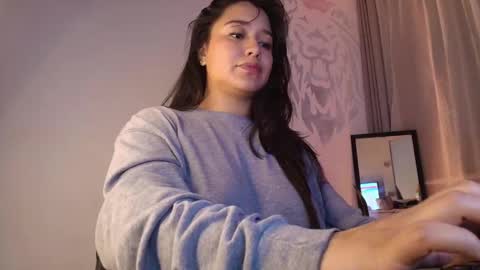 alyssia wolds online show from 11-22-25, 12:42