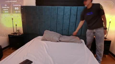 Amadeo Wild online show from 12-29-24, 04:40