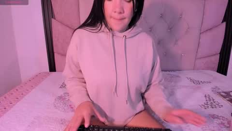 Snapshot of amaiarojas7 chatting on 09-28-25, 12:32 Amaia online show from 09-28-25, 12:32