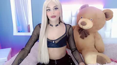 amal_baddel_ online show from 01-22-25, 10:29