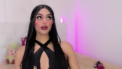 amal_baddel_ online show from 10-28-25, 07:34