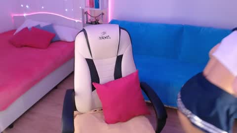 Snapshot of amala_lee chatting on 01-03-25, 01:48 Alice online show from 01-03-25, 01:48