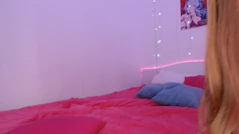 Snapshot of amala_lee chatting on 02-10-25, 05:14 Alice online show from 02-10-25, 05:14