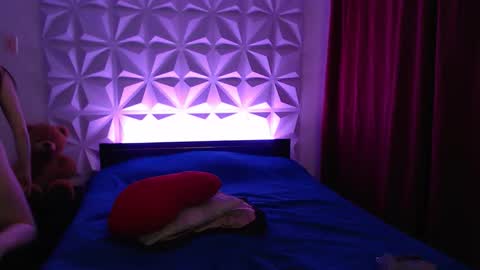 Amalett online show from 10-21-25, 12:33