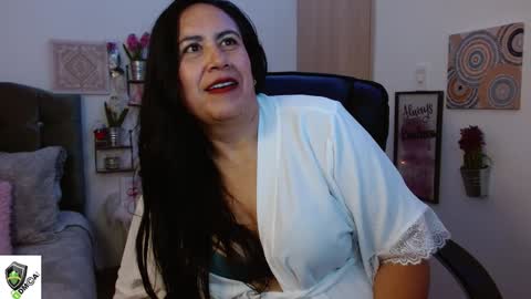 Snapshot of amalia_brunette chatting on 01-01-25, 02:19 AMALIA online show from 01-01-25, 02:19