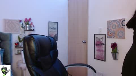 Snapshot of amalia_brunette chatting on 01-07-25, 02:42 AMALIA online show from 01-07-25, 02:42