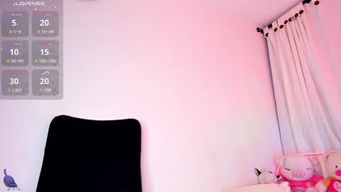 Amalia    real MIA  online show from 01-19-25, 05:15