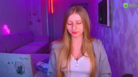 Snapshot of amaliaqueen999 chatting on 12-13-24, 01:12 Amalia online show from 12-13-24, 01:12