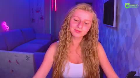 Snapshot of amaliaqueen999 chatting on 09-22-25, 03:14 Amalia online show from 09-22-25, 03:14